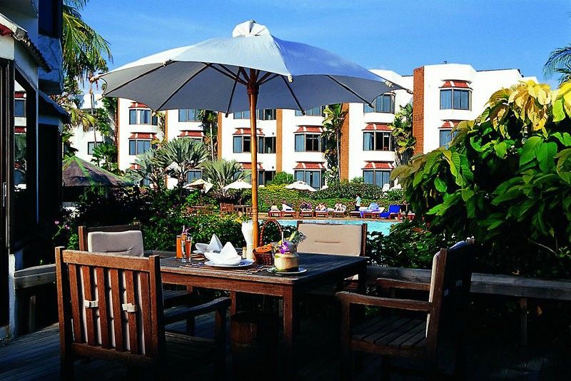 Palmeraie Beach Hotel, Rayong Ban Ang Exterior photo